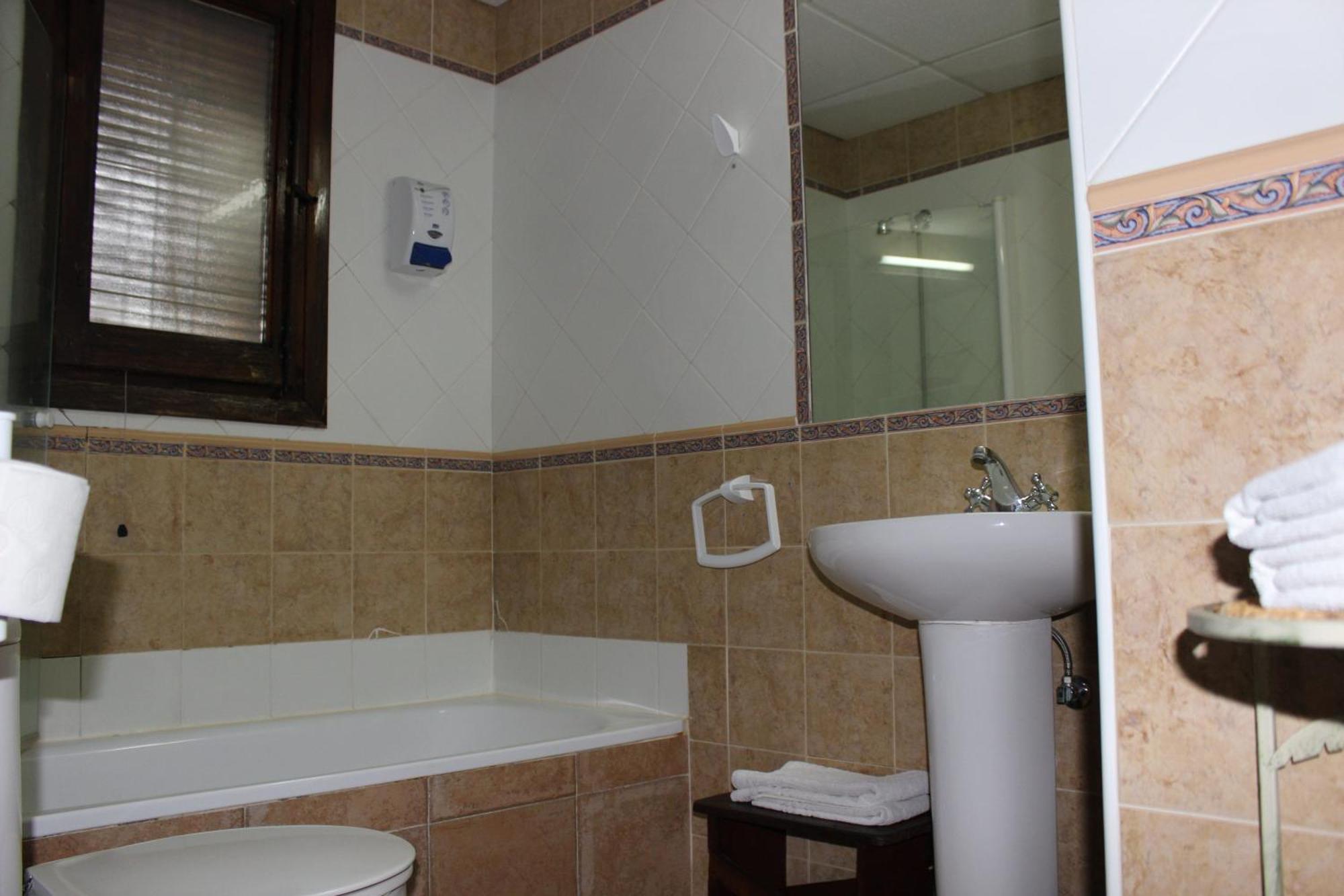 Apartamentos De Astroturismo La Canada Torrejón el Rubio Exteriör bild